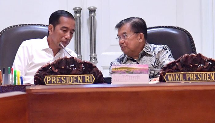 Presiden Jokowi dan Wakil Presiden Jusuf Kalla saat memimpin rapat rapat terbatas tentang persiapan Ramadhan dan Idulfitri 1440 H. (ist)