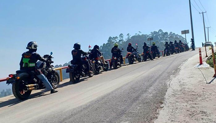 Komunita Honda Rebel saat melakukan touring. (ist)