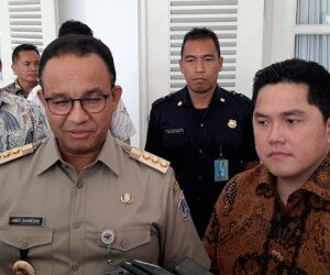 Menteri BUMN, Erick Tohir menyambangi Balai Kota DKI Jakarta menemui Gubernur DKI Jakarta, Anies Rasyid Baswedan (yendhi)