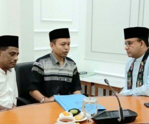 Gubernur Anies Baswedan menerima kedatangan Ketua dan Sekretaris Forum Komunikasi Dewan Kota DKI Jakarta. (ist)