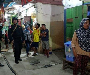 Brimob Kaltim laksanakan patroli jalan kaki di Kota Jakapura. (ist)