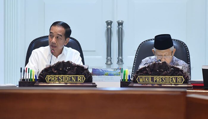 Presiden Jokowi saat memimpin rapat terbatas di Kantor Presiden, Jakarta. (ist)