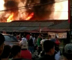 suasana pasar baros yang terbakar