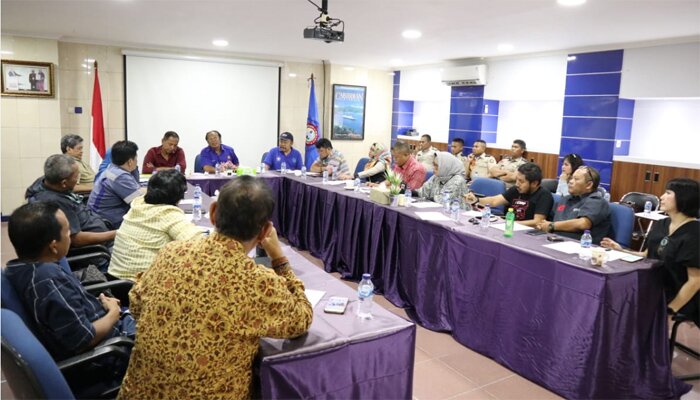 Rapat NCC (National Coordinating Committee) ITF. Dipimpin Ketua KPI Mathias Tambing.(ist0