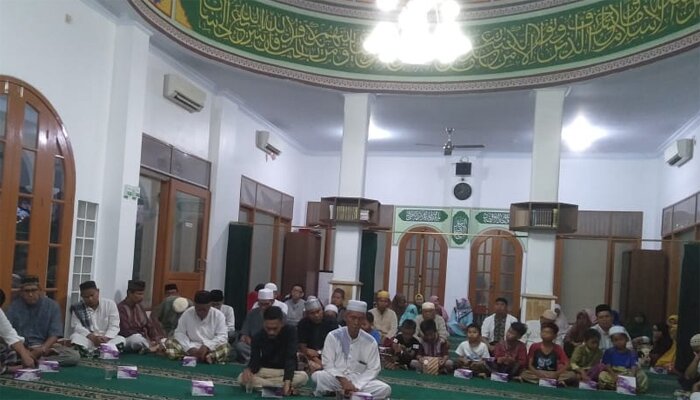 Perayaan Maulid Nabi 1441 H, di Masjid Al Insanul Kamil, Kompleks Taman Titian Indah, Kali Baru, Medan Satria, Kota Bekasi, Sabtu (9/11/2019) malam.(JL)