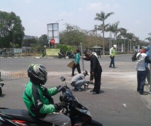 Jalan akses menuju Tambun Rengas Cakung masih ditutup. (ist)