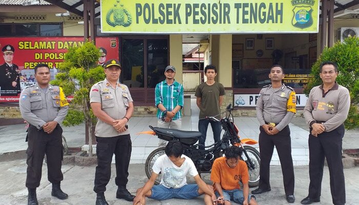 Pelaku pencurian motor dan barang bukti ditangkap.(ist)