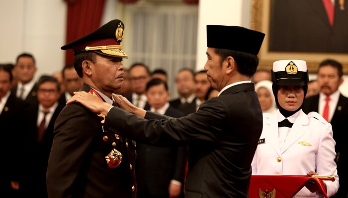 Presiden Joko Widodo melantik Komisaris Jenderal Idham Azis menjadi Kapolri.(rihadin )