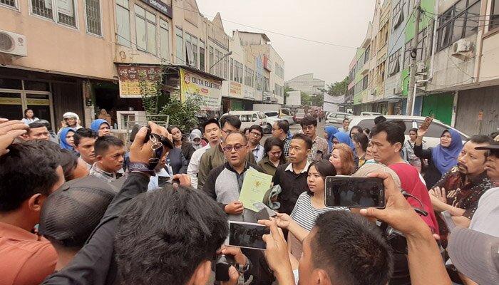 Penghuni ruko Permata Cimone mengaku kecewa terhadap Pemkot Tangerang