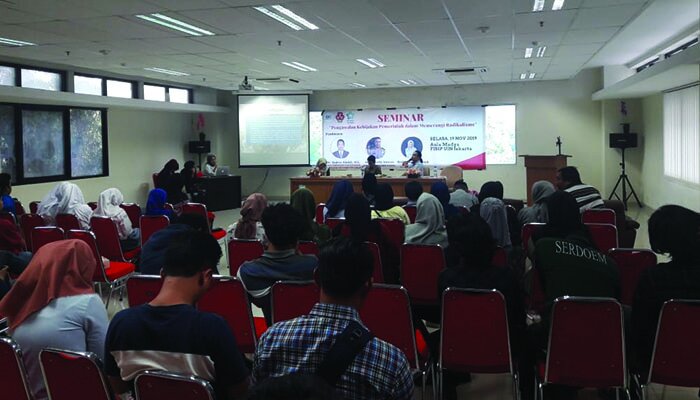 Seminar dengan tema "Pengawalan Kebijakan Pemerintah dalam Memerangi Radikalisme", yang diselenggarakan oleh DEMA FISIP di UIN Syarif Hidayahtullah Jakarta.