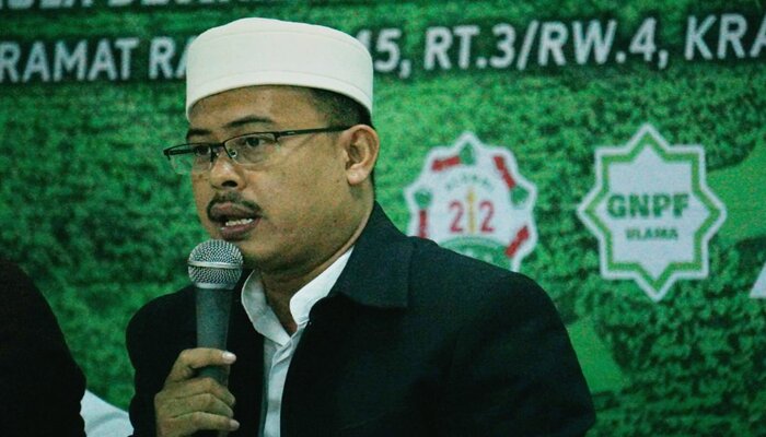 Ketua Presidium Alumni (PA) 212, Slamet Maarif saat konferensi pers Reuni 212. (ikbal)