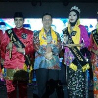 Asisten Pemerintahan dan Kesejahteraan Rakyat Kabupaten Bekasi, Juhandi bersama para Finalis.(Ist)