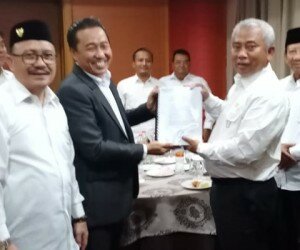 Tim Advokasi Patriot terkait uji materiel KS NIK diterima Walikota Bekasi Rahmat Efendi. (chotim)