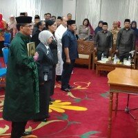 Wali Kota Depok Muhammad Idris saat melantik 24 pejabat baru di Pemkot setempat. (anton)