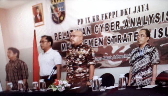 Ketua Pengurus Daerah 9 Keluarga Besar FKPPI DKI Jakarta Arif Bawono saat pembukaan pelatihan cyber analists untuk kadernya.(Rihadin)