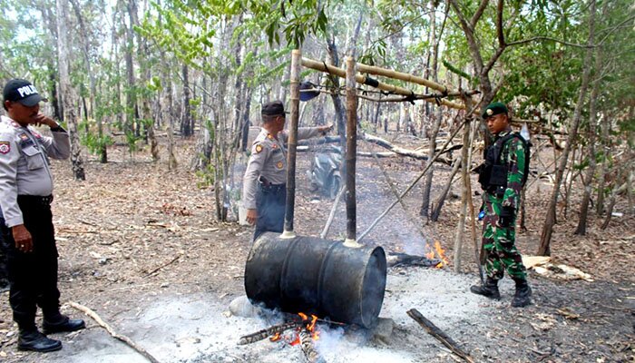 Grebek Tempat Pembuatan Miras1-(ist)