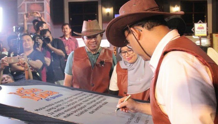 Gubernur DKI Anies Baswedan meresmikan wahana baru Kereta Misteri di Dufan Ancol.