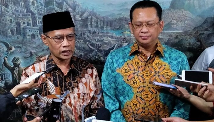 Ketua Umum Pimpinan Pusat Muhammadiyah Prof Dr Haedar Nasir didampingi Ketua MPR Bambang Soesatyo. (rizal)