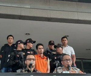 Kabid Humas Polda Metro Jaya Kombes Pol Yusri Yunus (kedua dari kanan), Wakil Direktur Reserse Kriminal Umum Polda Metro Jaya AKBP Dedy Murti (kedua dari kiri), dalam konferensi kasus pencabulan Husein Alaltas, di Polda Metro Jaya, Jakarta Selatan, Jumat (20/12/2019).(firda)