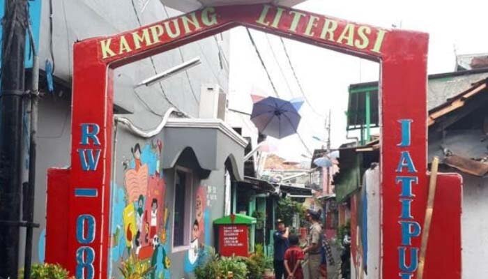 Kampung Literasi di RW 08 Kelurahan Jatipulo, Kecamatan Palmerah, Jakbar. (rachmi)