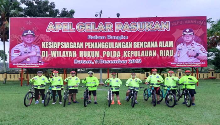 Kapolda Kepri Irjen Pol Andap Budhi Revianto dan jajarannya saat patroli di Kota Batam. (ist)