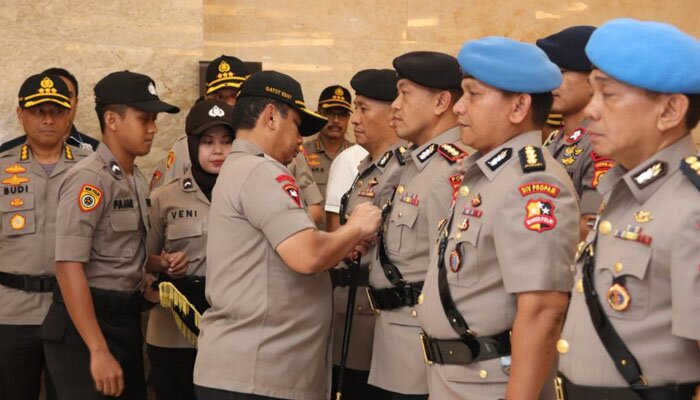 Kapolda Metro Jaya Irjen Gatot Eddy Pramono melantik 5 pejabat di lingkungan Polda.(ilham)