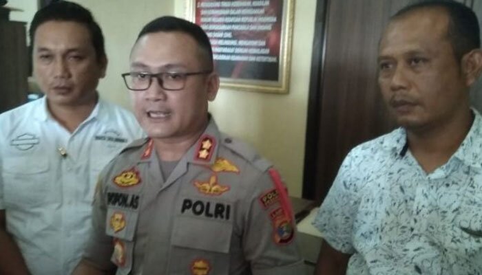 Kapolres Pesawaran AKBP Popon Ardiyanto Sunggoro saat menjelaskan kasus pemerkosaan.(koesma)