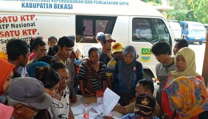 Pelayanan Akte keliling di kecamatan, sangat ditunggu masyarakat pedesaan. (saban)