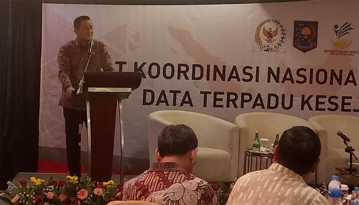 Mensos Juliari P. Batubara saat membuka Rapat Kerja Nasional Verifikasi dan Validasi Data Terpadu Kesejahteraan Sosial di Jakarta, Selasa (10/12/2019)..(tri)