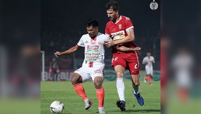 Laga Badak Lampung melawan Persija. (Instagram @persijajkt)