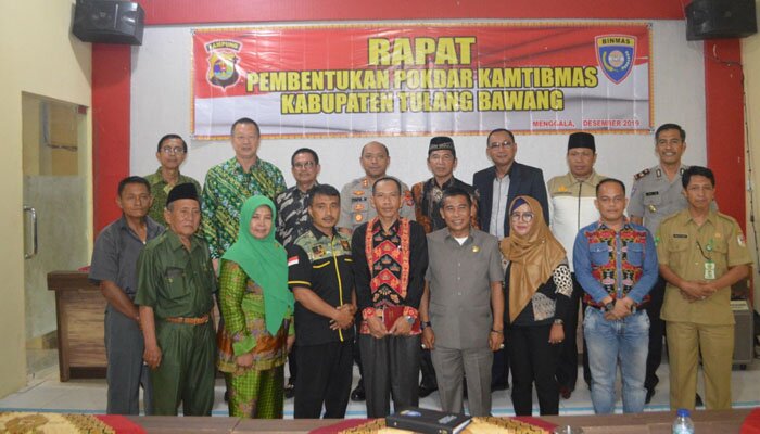 Polres Tulang Bawang resmi membentuk Kelompok Sadar Keamanan dan Ketertiban Masyarakat (Pokdar Kamtibmas).(koesma)