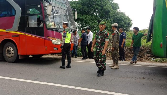 Polres Way Kanan bersama BNN Kabupaten Way Kanan lakukan tes urine sopir angkutan.