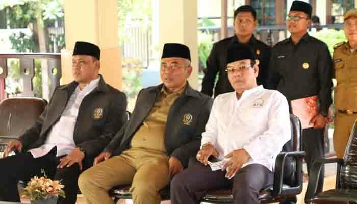 Walikota Bekasi Rahmat Effendi melantik Tri Adhianto menjadi ketua LPTQ Kota Bekasi. (chotim)