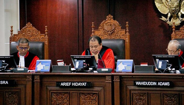 Majelis hakim dalam sidang perdana permohonan uji materi terhadap Undang-undang No 19 Tahun 2019 tentang Komisi Pemberantasan Korupsi (KPK). (ikbal)