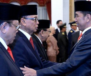 Presiden Jokowi saat melantik sembilan anggota Wantimpres di Istana Negara Jakarta. (ist)